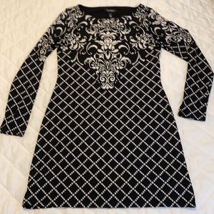 Beautiful White House Black Market dress!